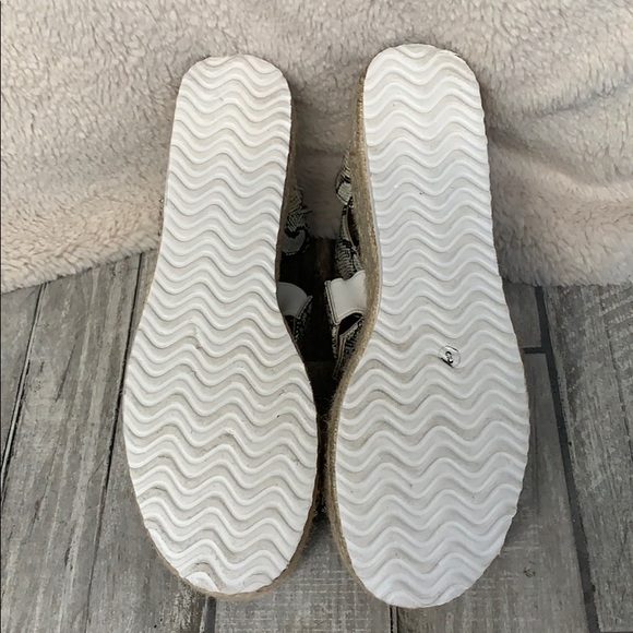 Espadrilles - Picture 3 of 4